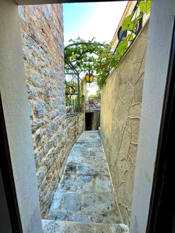 Apartamento Old Town House With Private Garden Budva Exterior foto