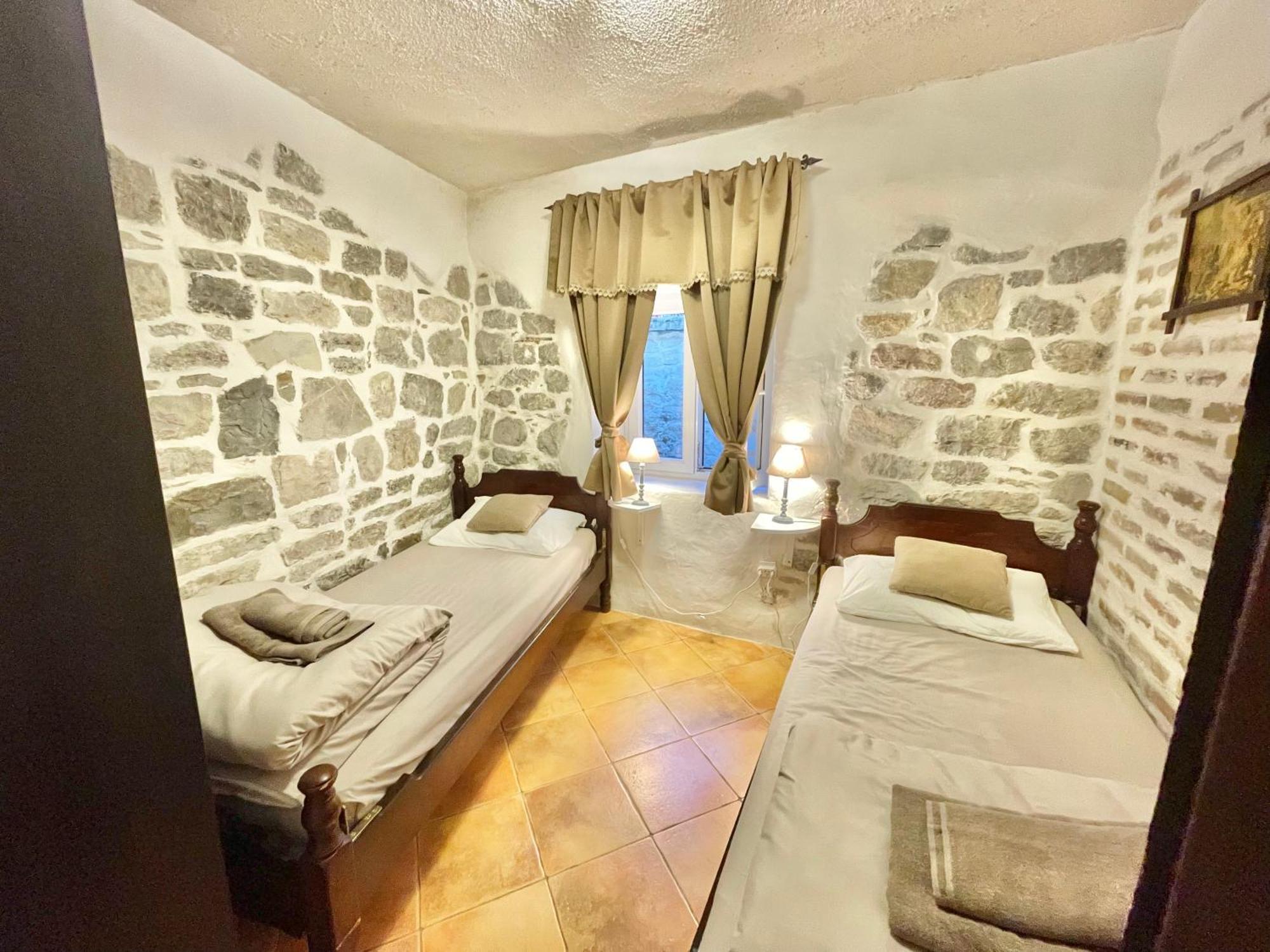 Apartamento Old Town House With Private Garden Budva Exterior foto