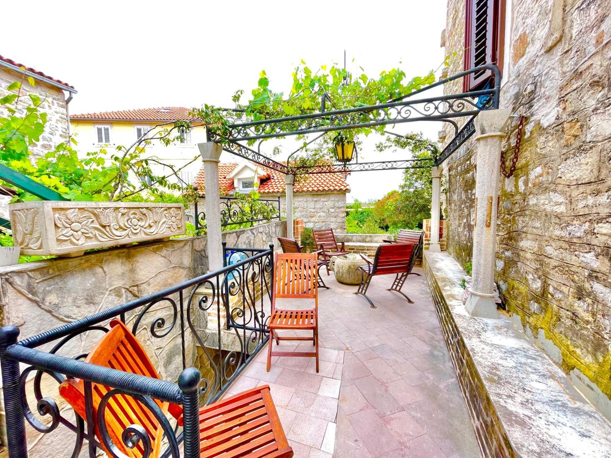 Apartamento Old Town House With Private Garden Budva Exterior foto